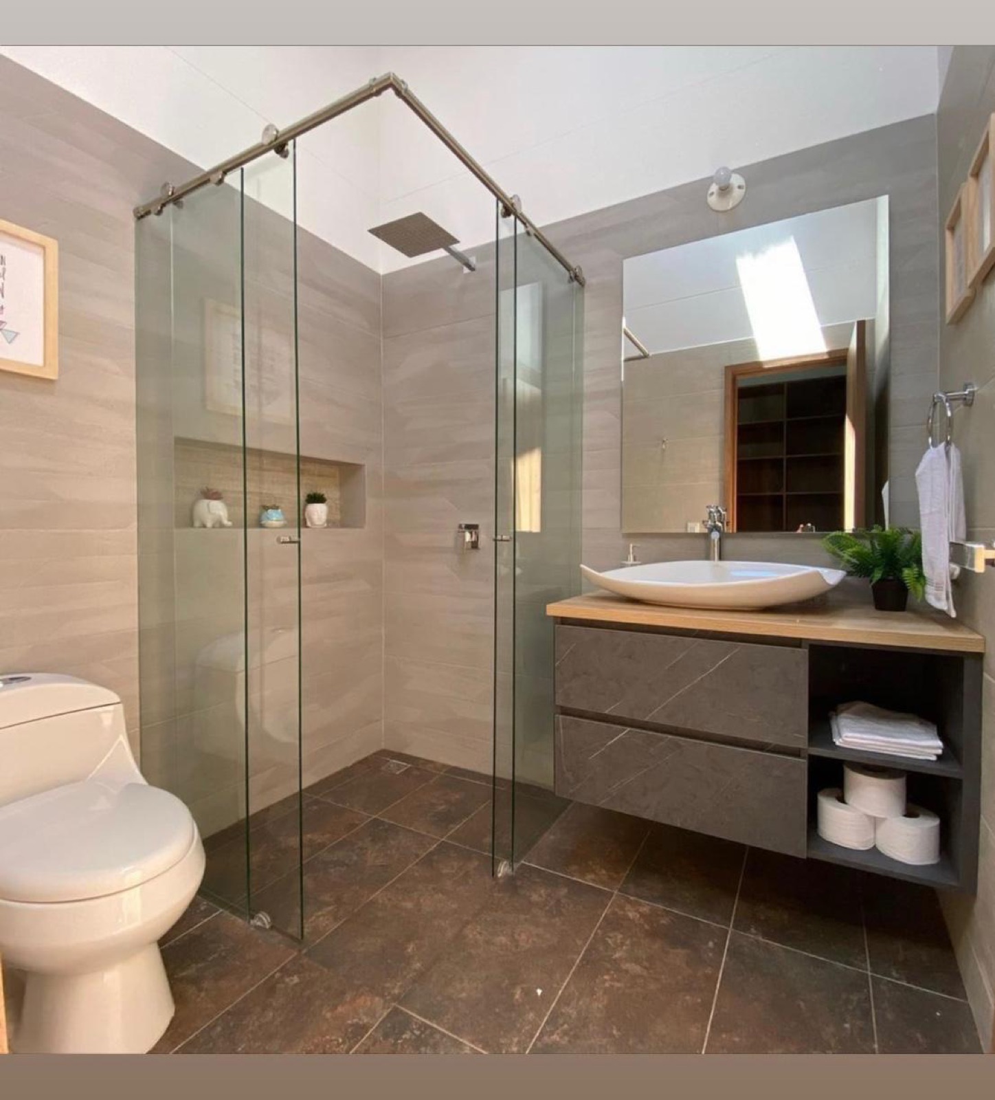 Cabinas de Baño y Divisiones - imagen 3